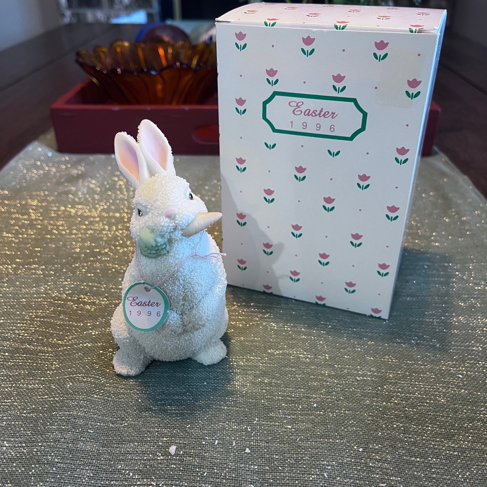 Department 56 Snowbunnies Easter 1996 Bunny with Carrot Figurine 2765-0 Boxed